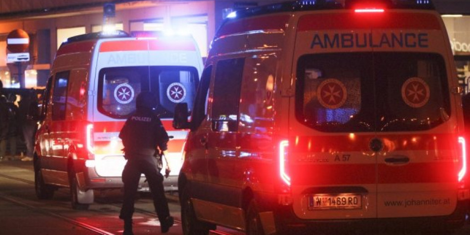 TRI SAOBRAĆAJKE tokom noći u Beogradu! Nekoliko ljudi u alkoholisanom stanju prevezeno u VMA