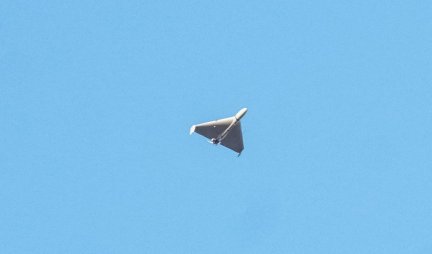 (FOTO) Ukrajinci u Kursku dronom pogodili zgradu ruskog FSB: Na licu mesta pripadnici hitnih službi!