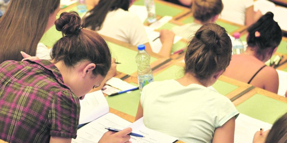 U prodaji Informator za upis u srednje škole: Evo koliko košta
