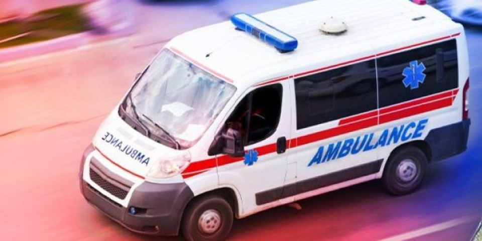Mladić (21) brutalno izboden na splavu u Beogradu: Hitno prevezen u bolnicu