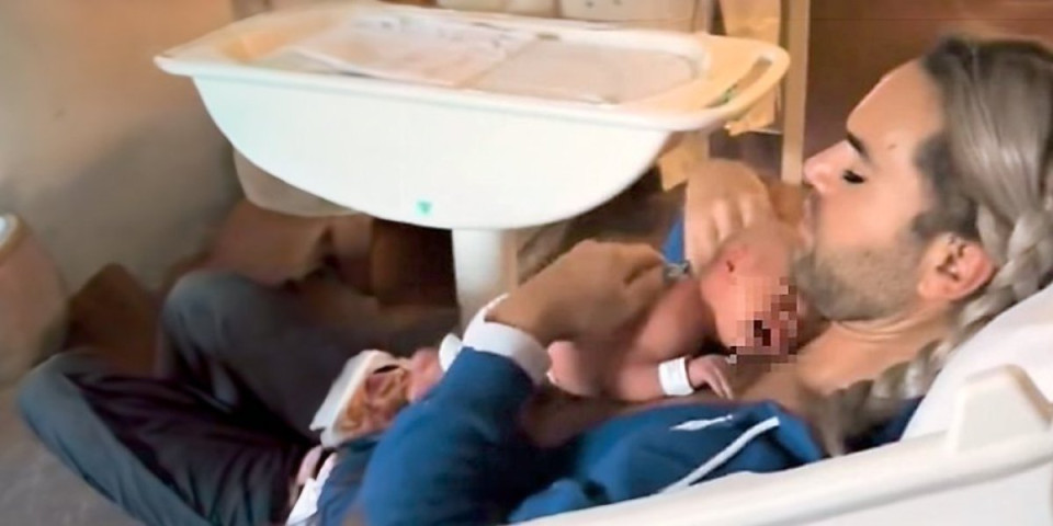 Ljudi, kuda ide ovaj svet?! Sestra rodila bratu blizance i to nije najbolesnije - On se hvali da je "majka", snimak njega i bebe izaziva gnev (VIDEO)
