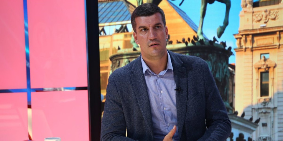 Marko Kešelj o upadu kosovske policije u prostorije Sportsko - turističke organizacije Leposavić: Udaraju na sve što je srpsko!