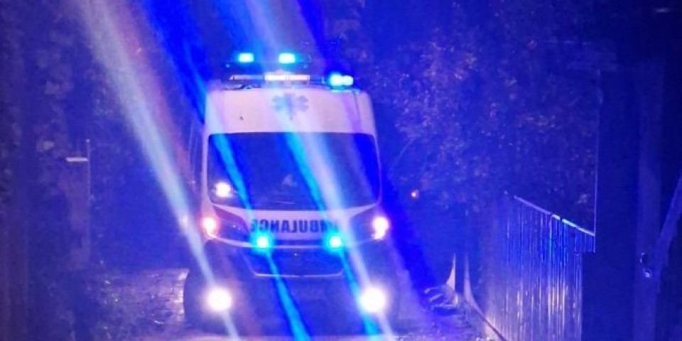 Teška nezgoda u Kruševcu: Automobil naleteo na devojku (FOTO)