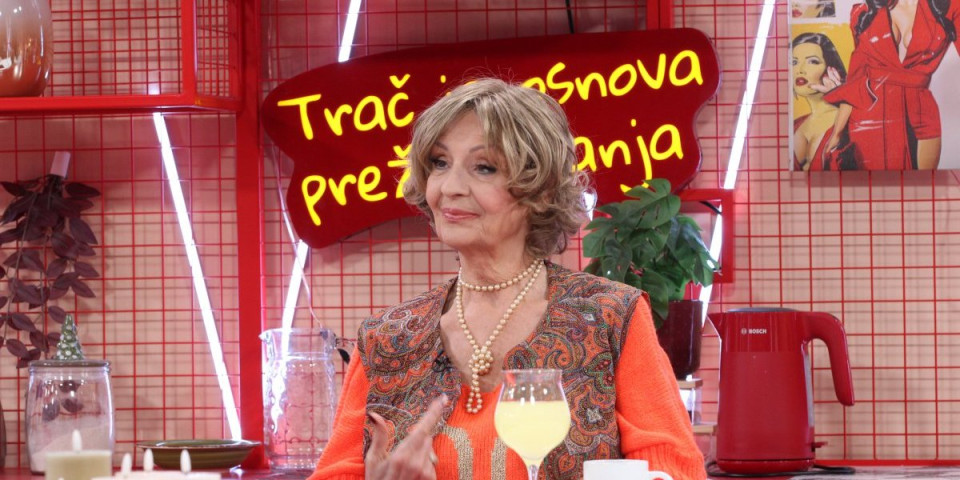 "Mnogo si glupa žena": Lepa Lukić izvređala Vesnu Dedić, pa napustila emisiju
