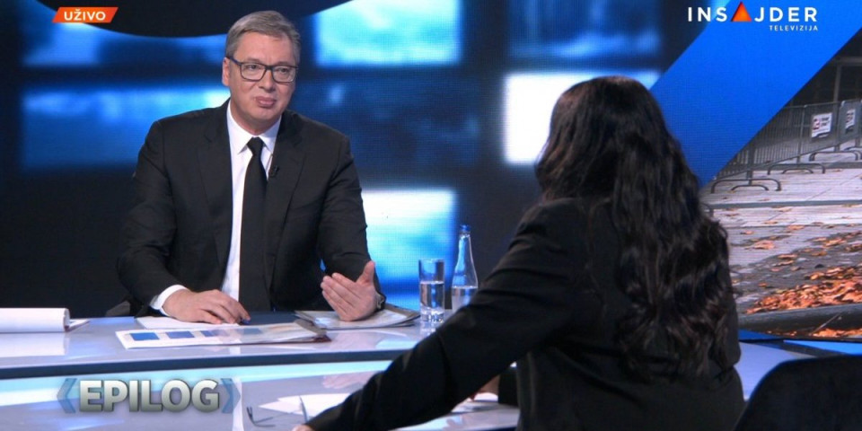 Vučić "razbucao" Brankicu! Gori tviter - Uplela se ko pile u kučine, brani se u petercu i daje autogolove (FOTO)