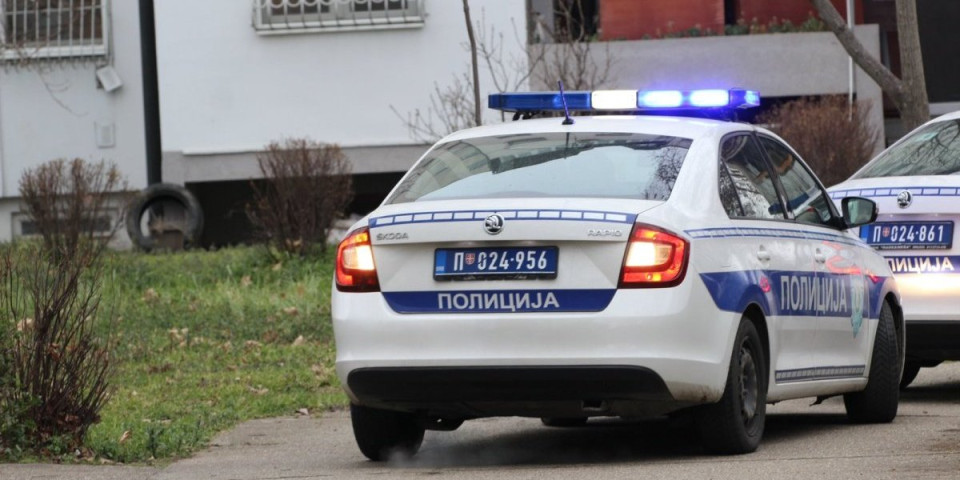 Eksplozija na Zvezdari: Bačena bomba na automobil
