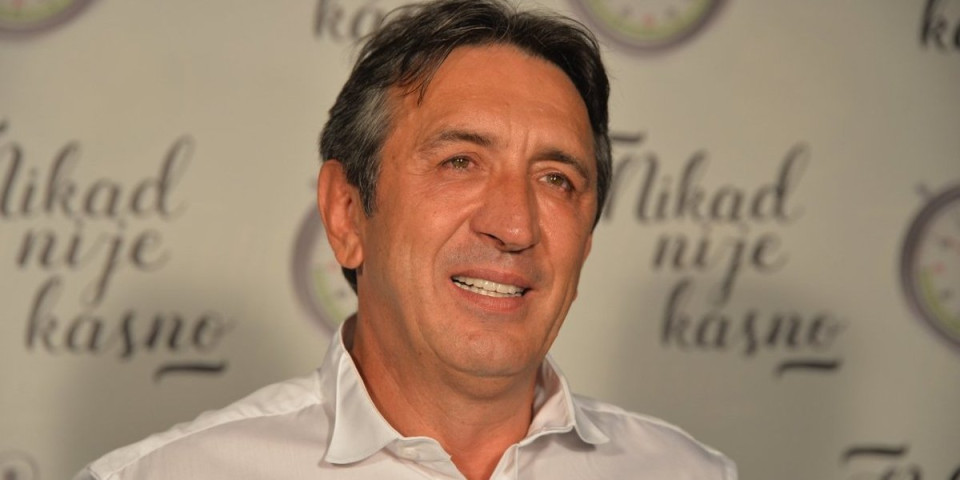 ''Neuspešni likovi se kače na moje ime''! Žika Jakšić srozao Sašu Kapora!