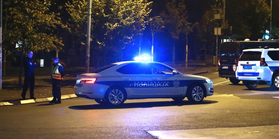 Oružana pljačka u Sjenici: Presretnutno vozilo, ukradena vredna roba!