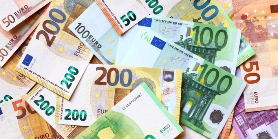 Novac stiže za 4 horoskopska znaka: Evo ko će dobiti pare do 24. maja, a jedan znak treba da igra igre na sreću