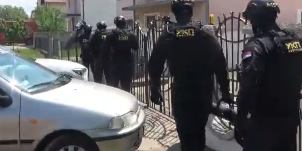 Uhapšeno 18 direktora, a za osmoro raspisane poternice: Ovo je šema po kojoj su prali milione (VIDEO)