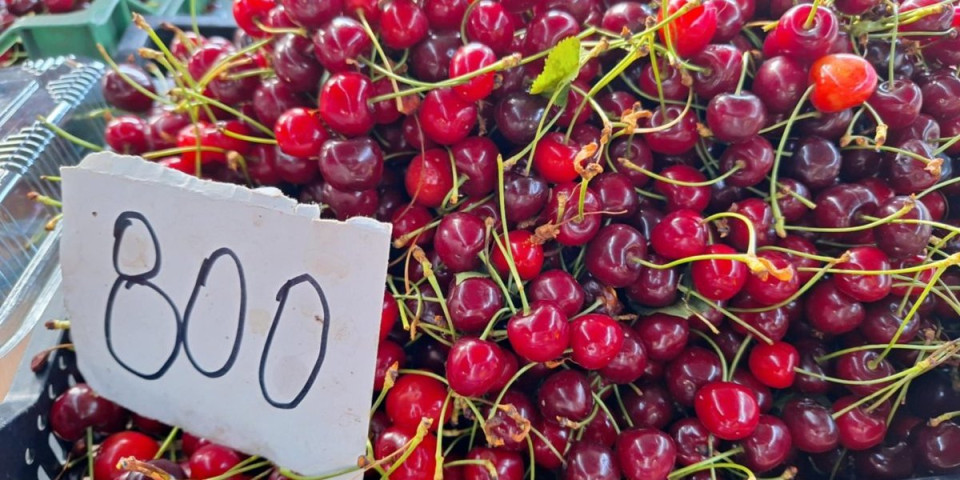 Pale cene voća: Evo koliko sada koštaju jagode, a koliko trešnje (TABELA)