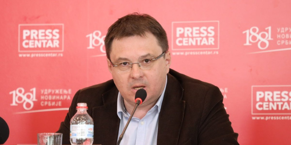 (VIDEO) Profesor otkrio licemerje ljudi koji rade za čoveka iz Londona: Blokaderima cilj da prevare birače i Vučića predstave kao izdajnika