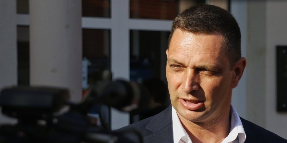 Blokadersko nasilje u Kosjeriću se nastavlja - napali Žarka Đokića (FOTO)