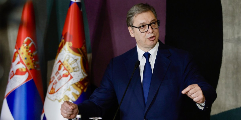(VIDEO) Nevaspitana bitanga! Otkrivamo kome se Vučić obratio rečima - Nauči se pristojnosti, sine