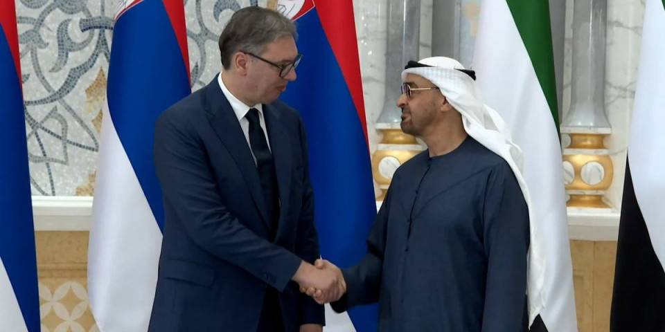 Vučić na naslovnoj strani "Gulf News-a": Mediji u Emiratima preneli kao najvažniju vest susret dvojice lidera! (FOTO)